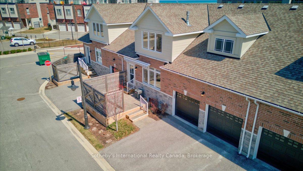 Property Photo: 4 Emerson Mews ON L9Y 2X4