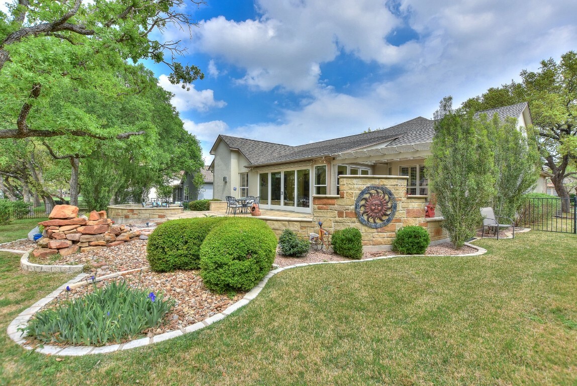 Property Photo:  204 Whippoorwill Cove  TX 78633 