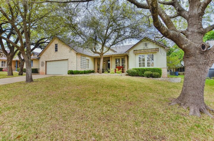 Property Photo:  204 Whippoorwill Cove  TX 78633 