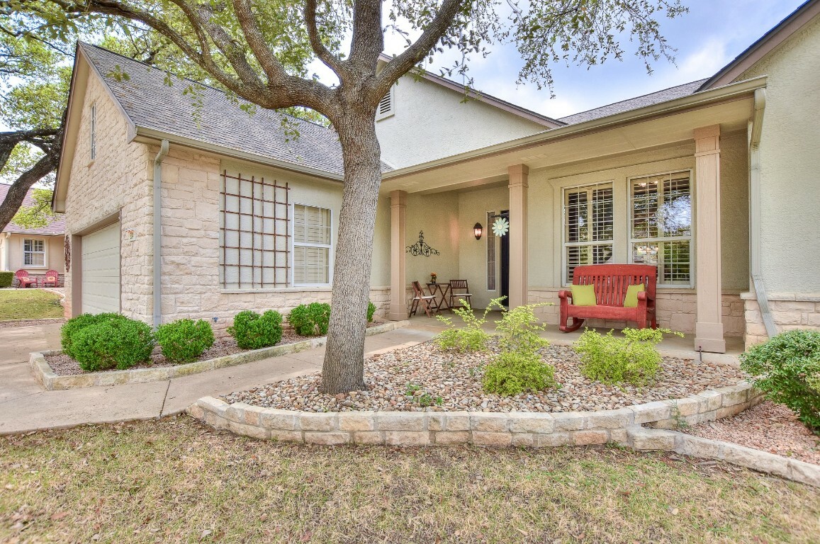 Property Photo: 204 Whippoorwill Cove TX 78633