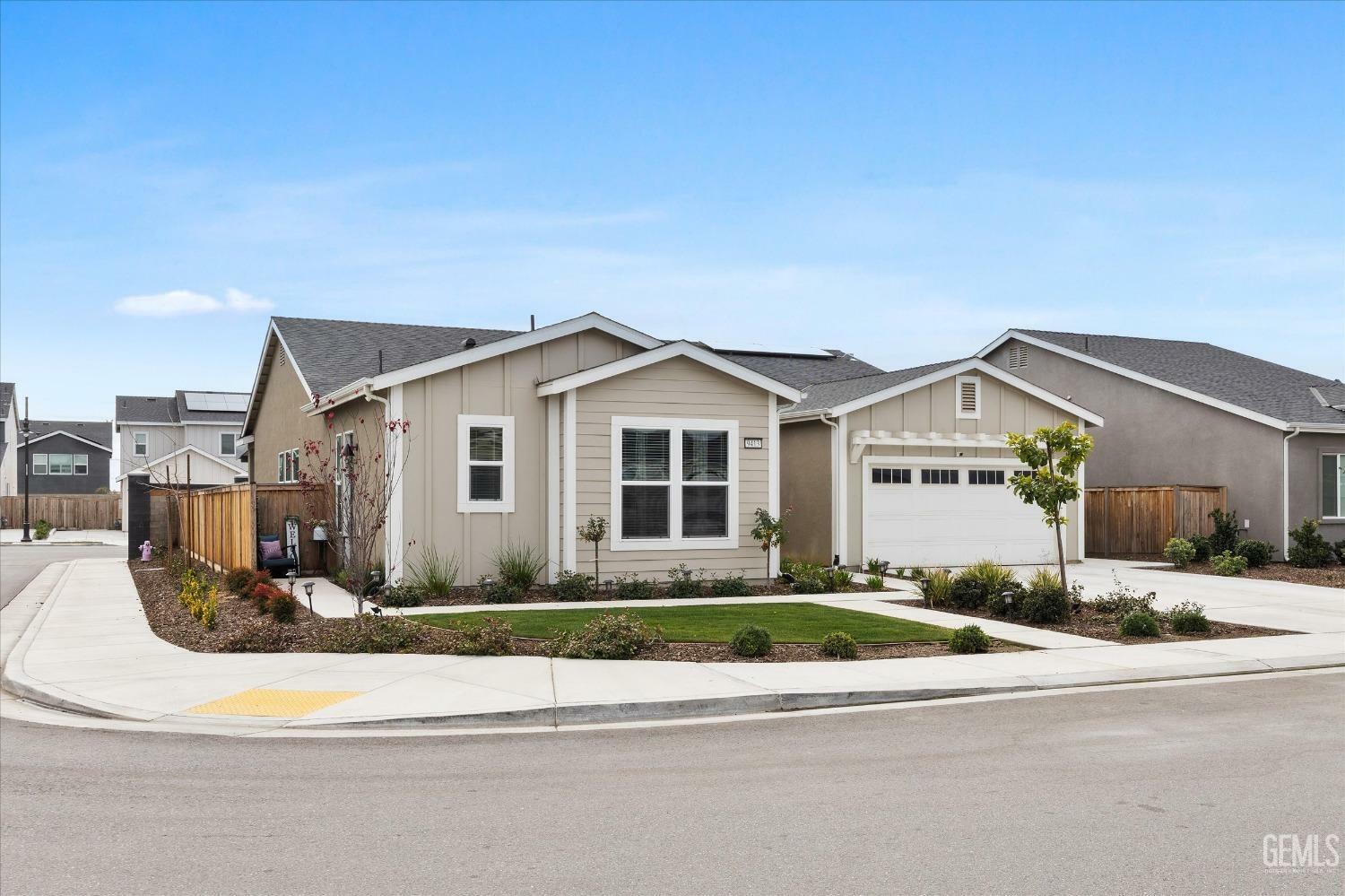 Property Photo: 9413 Hill Springs Lane CA 93263