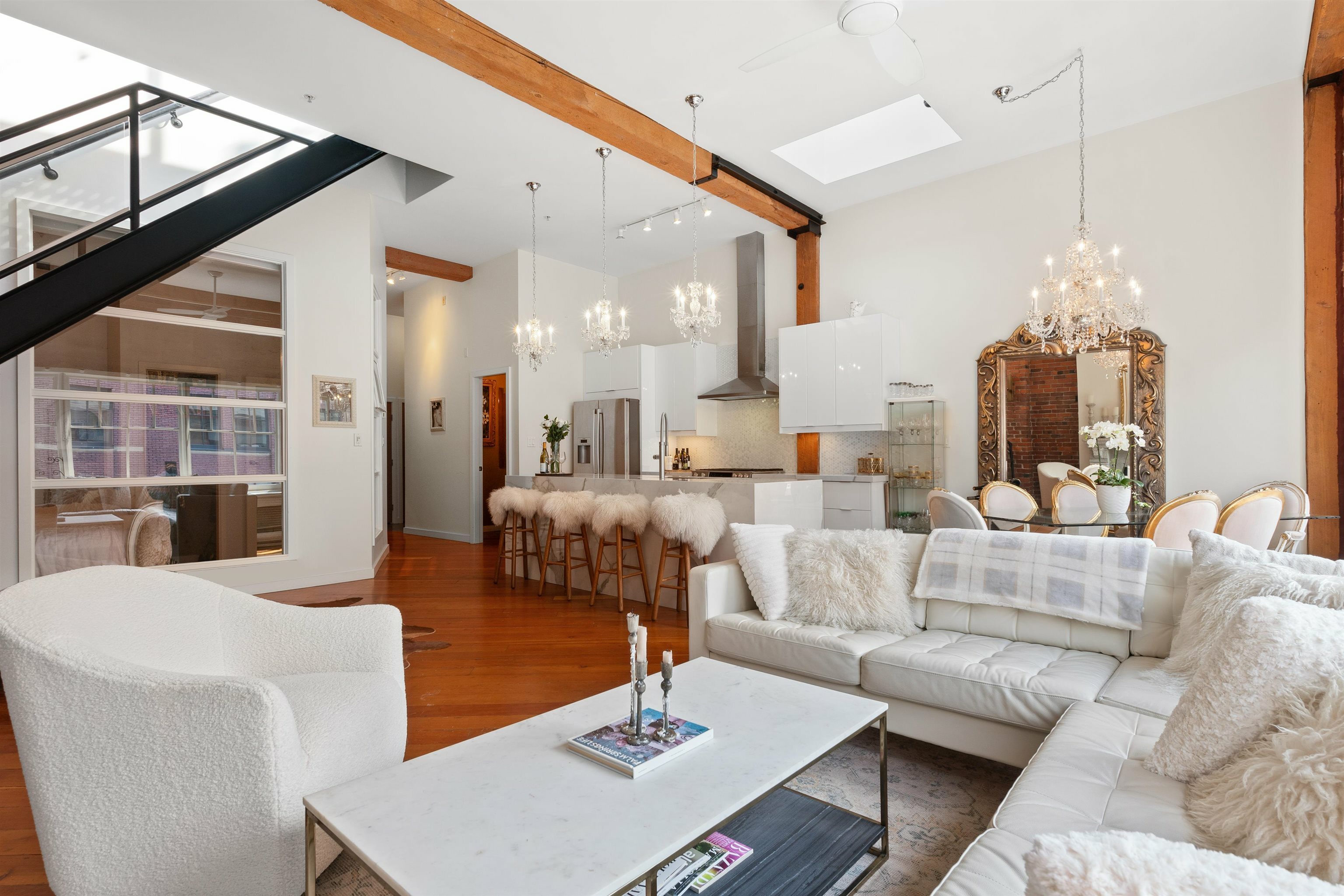 Property Photo: 1178 Hamilton Street Ph1 BC V6B 2S2