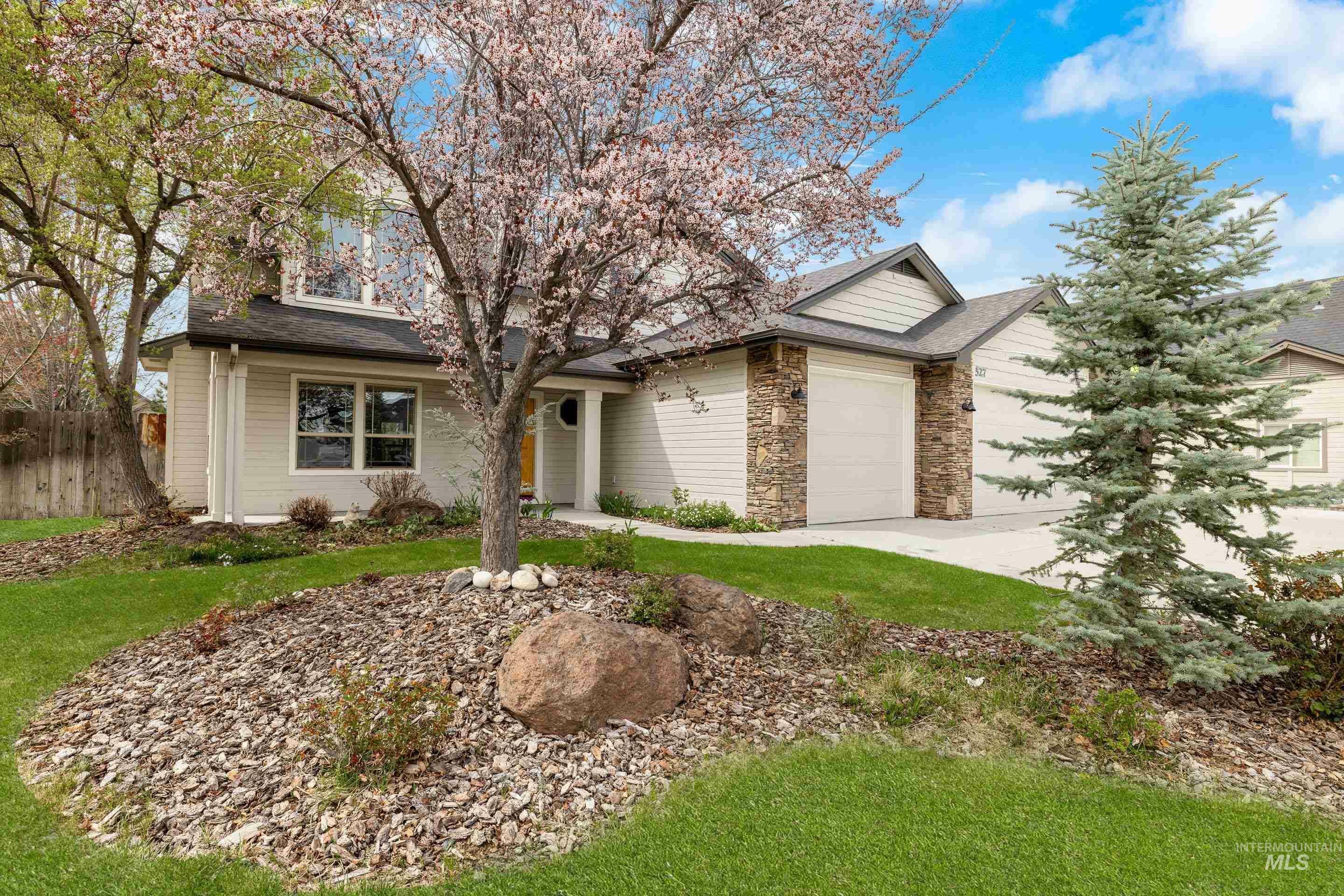 Property Photo: 527 N Lyngate Pl ID 83669