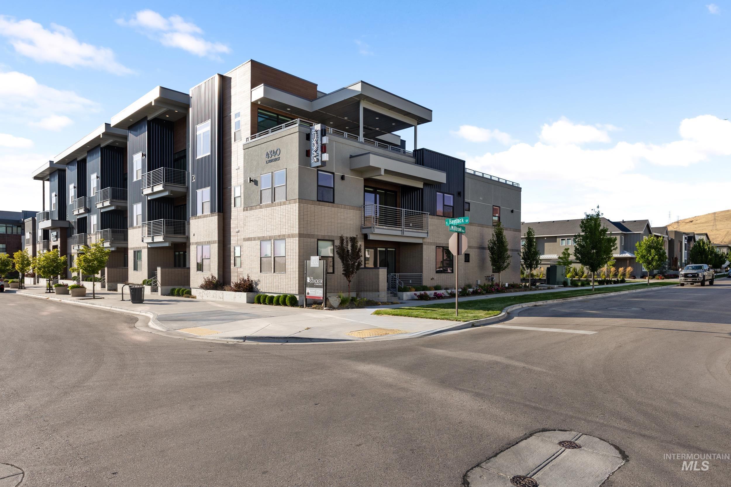 Property Photo: 4340 E Haystack St 208 ID 83716