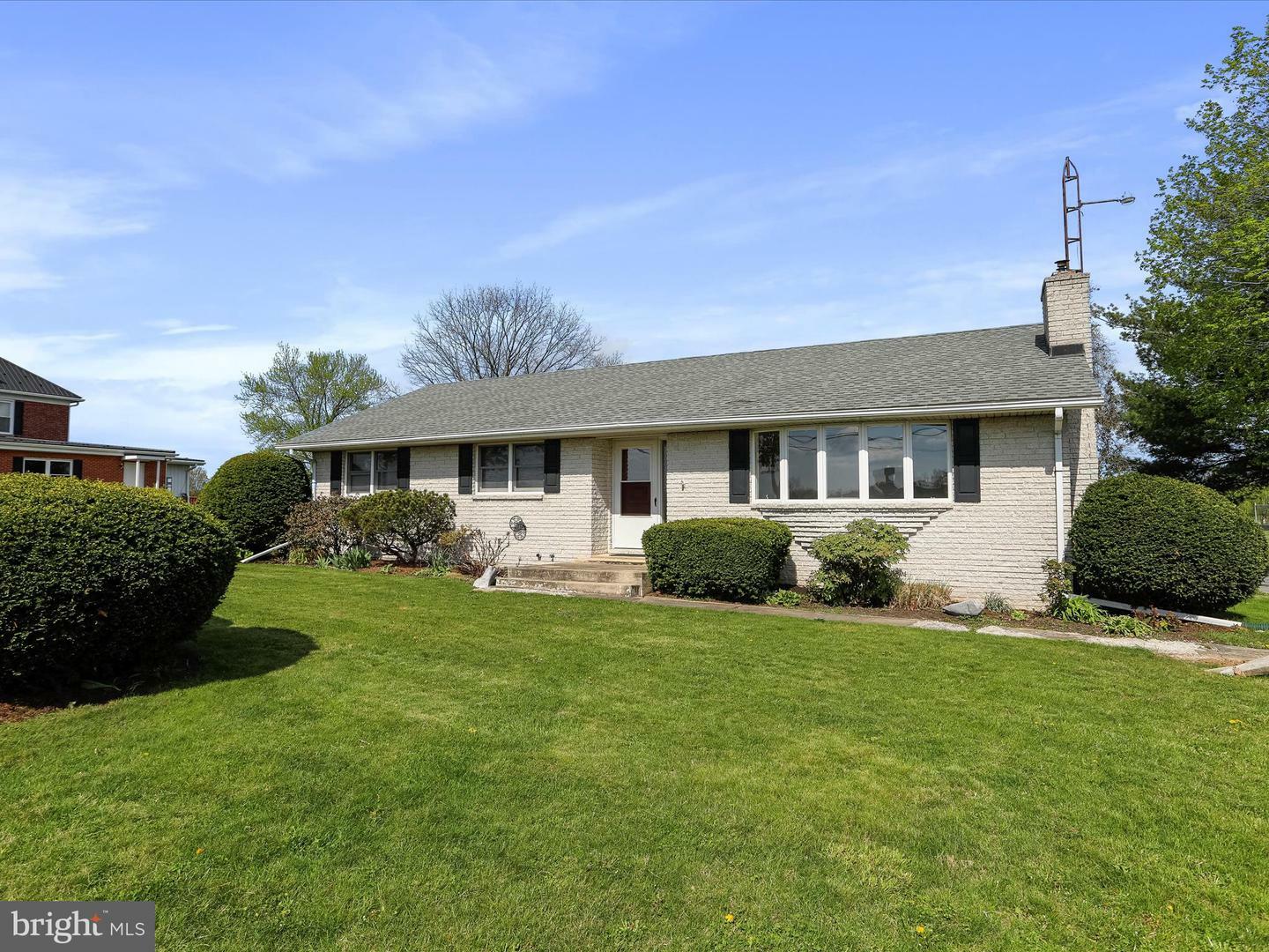 Property Photo: 11949 Williamsport Pike PA 17225