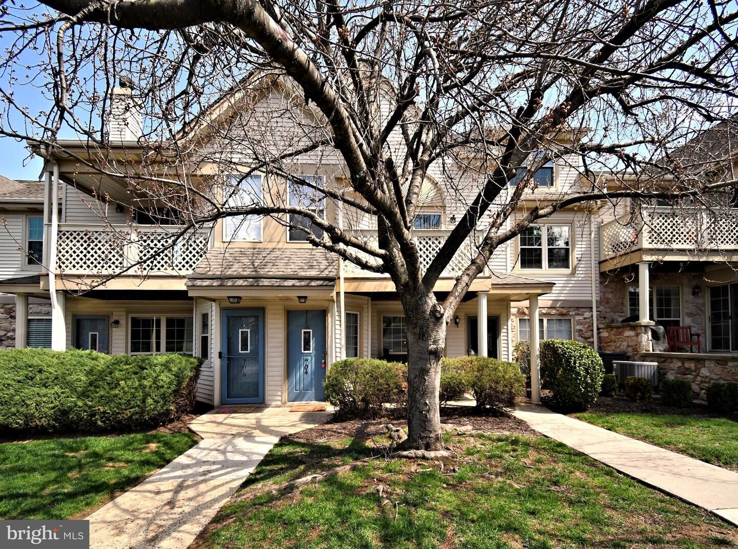 Property Photo:  704 Foxmeadow Drive Condo 704  PA 19468 
