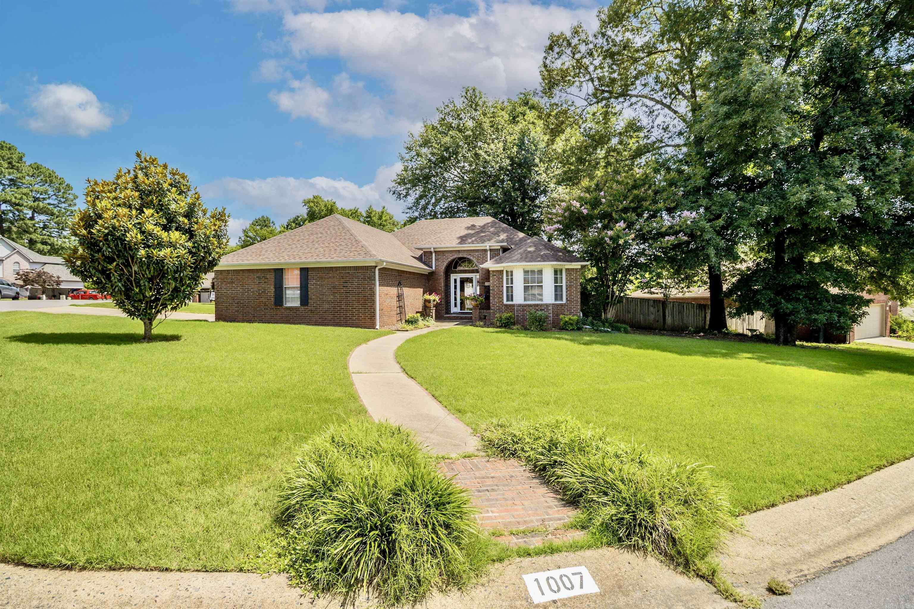 Property Photo: 1007 Spring Creek Cove AR 72015