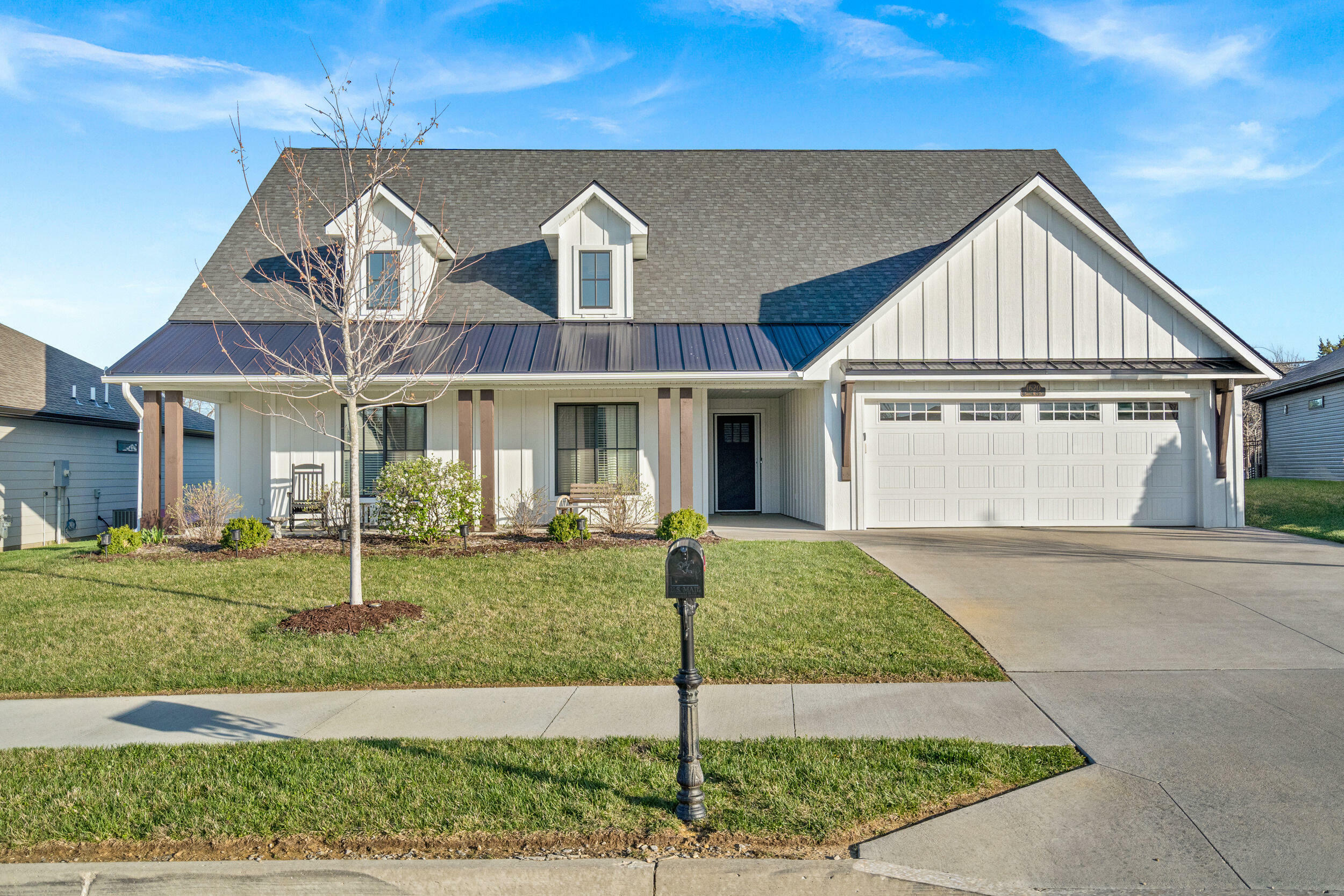 Property Photo: 1620 Spring Mountain Dr MO 65201