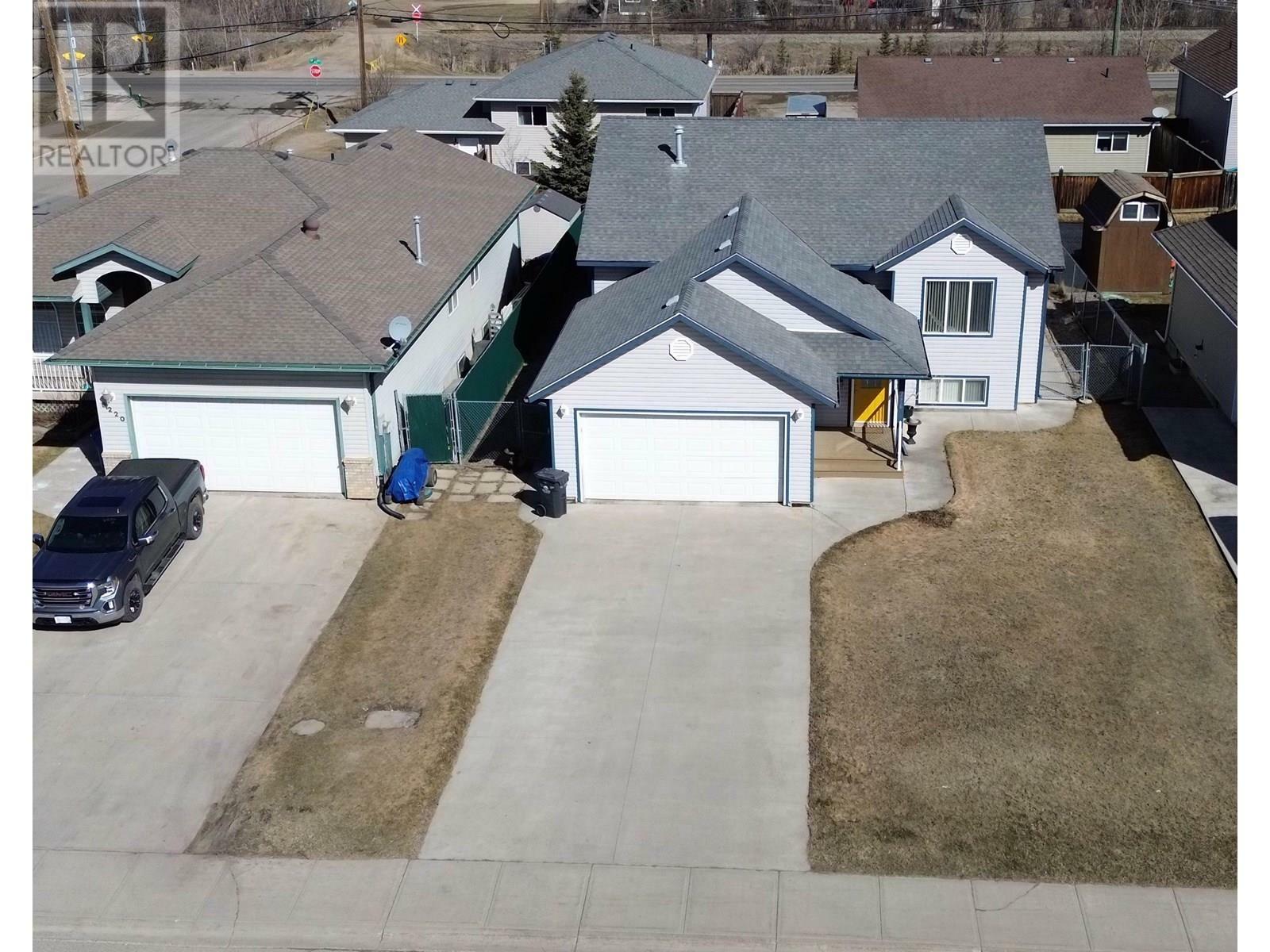 Photo de la propriété:  9216 118 Avenue  BC V1J 6Z7 