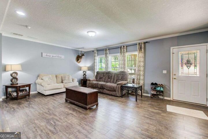 Property Photo: 537 Craven Road GA 30170