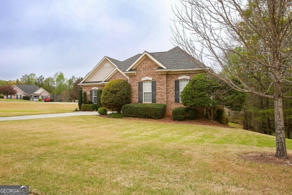 Property Photo: 118 Jasmine Way GA 30180