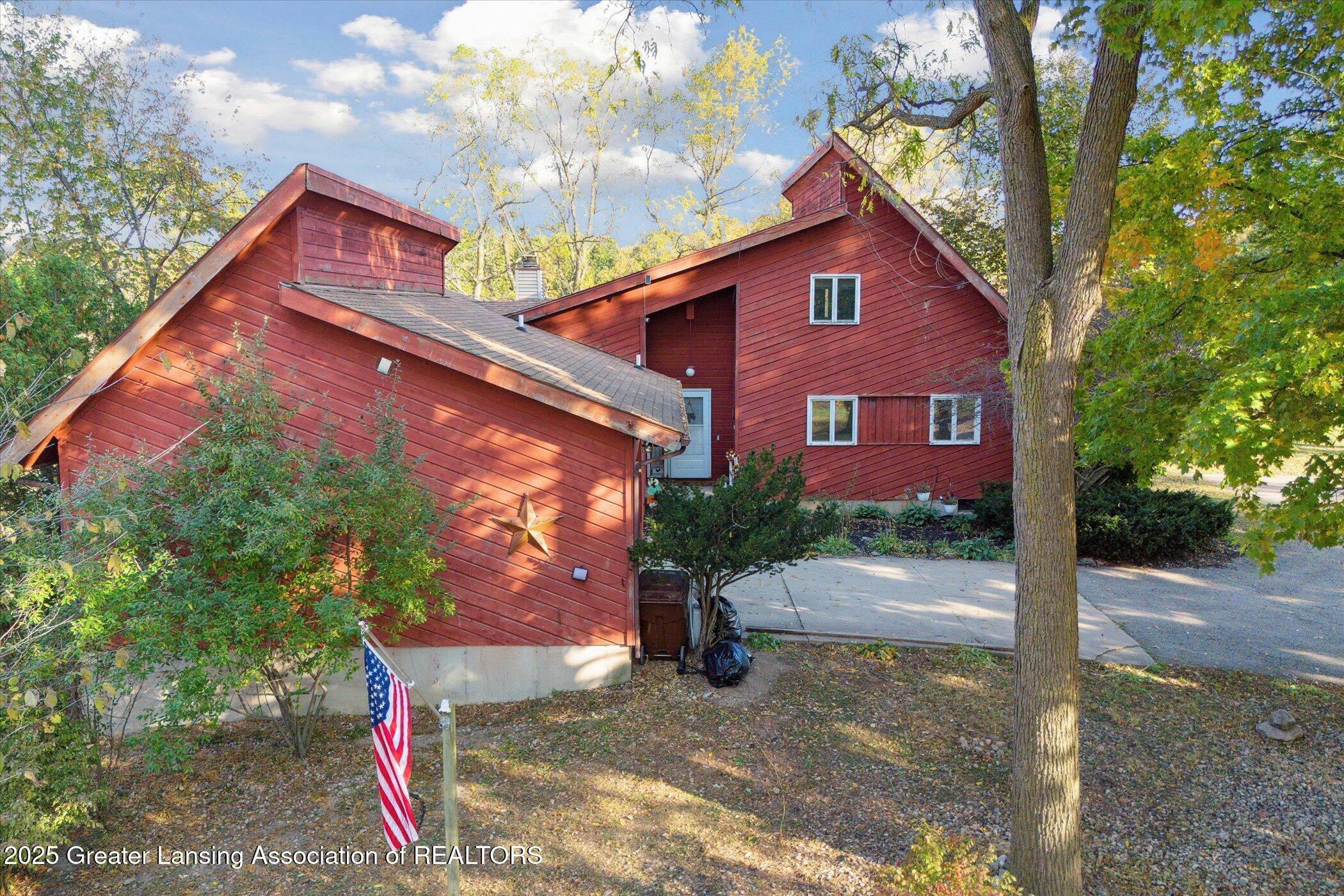 Property Photo: 7133 Columbia Highway MI 48827