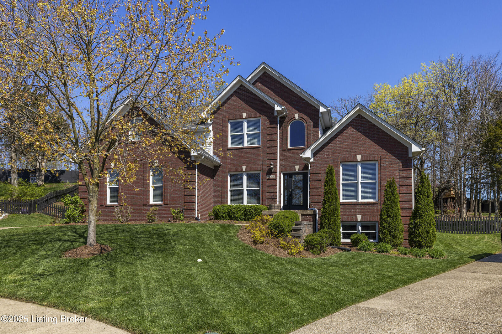 Property Photo:  14003 Treeline Ct  KY 40245 