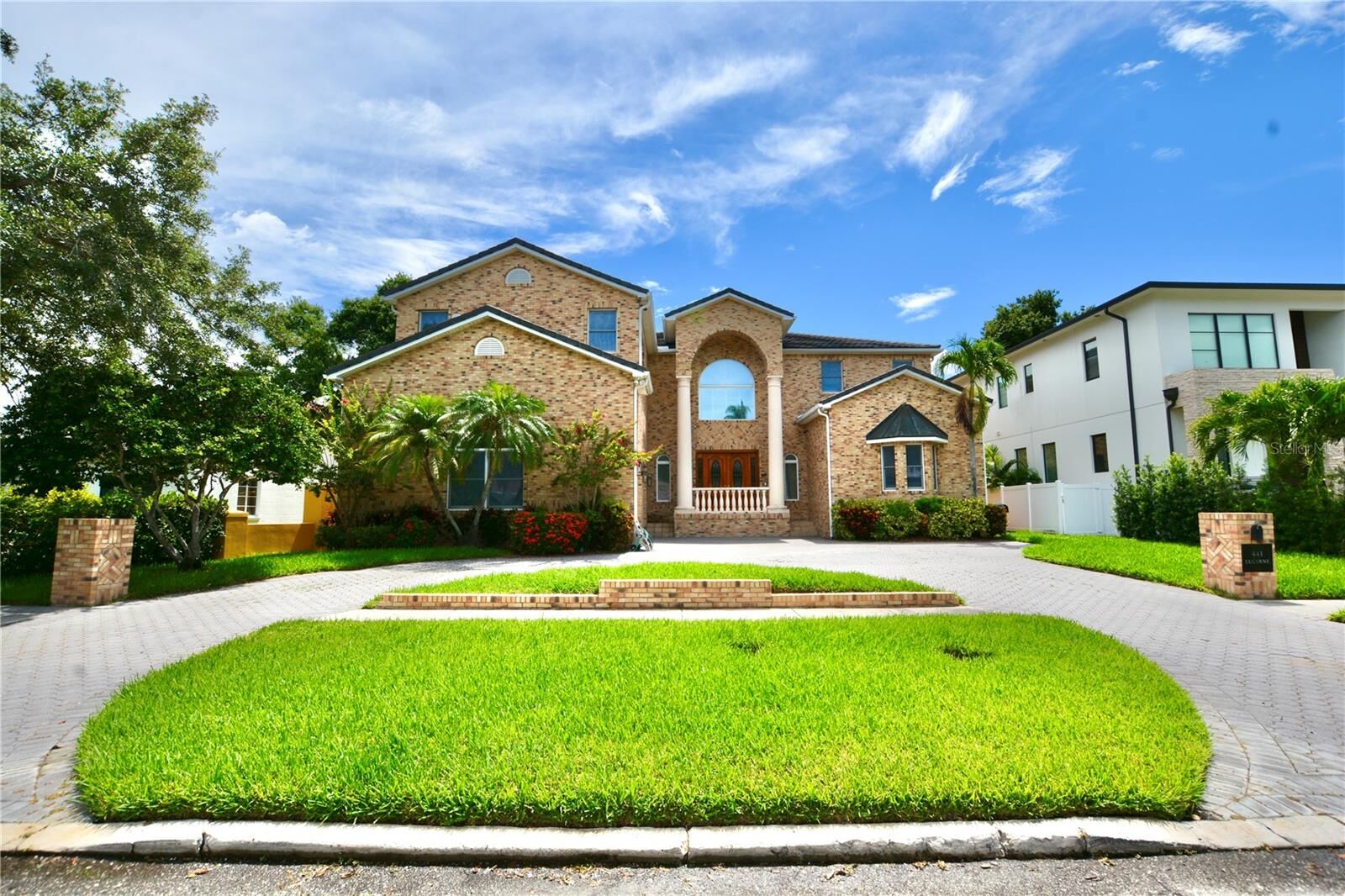 Property Photo:  441 Lucerne Avenue  FL 33606 