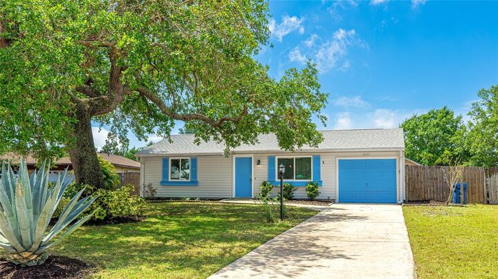 Property Photo: 2237 Lockwood Meadows Circle FL 34234