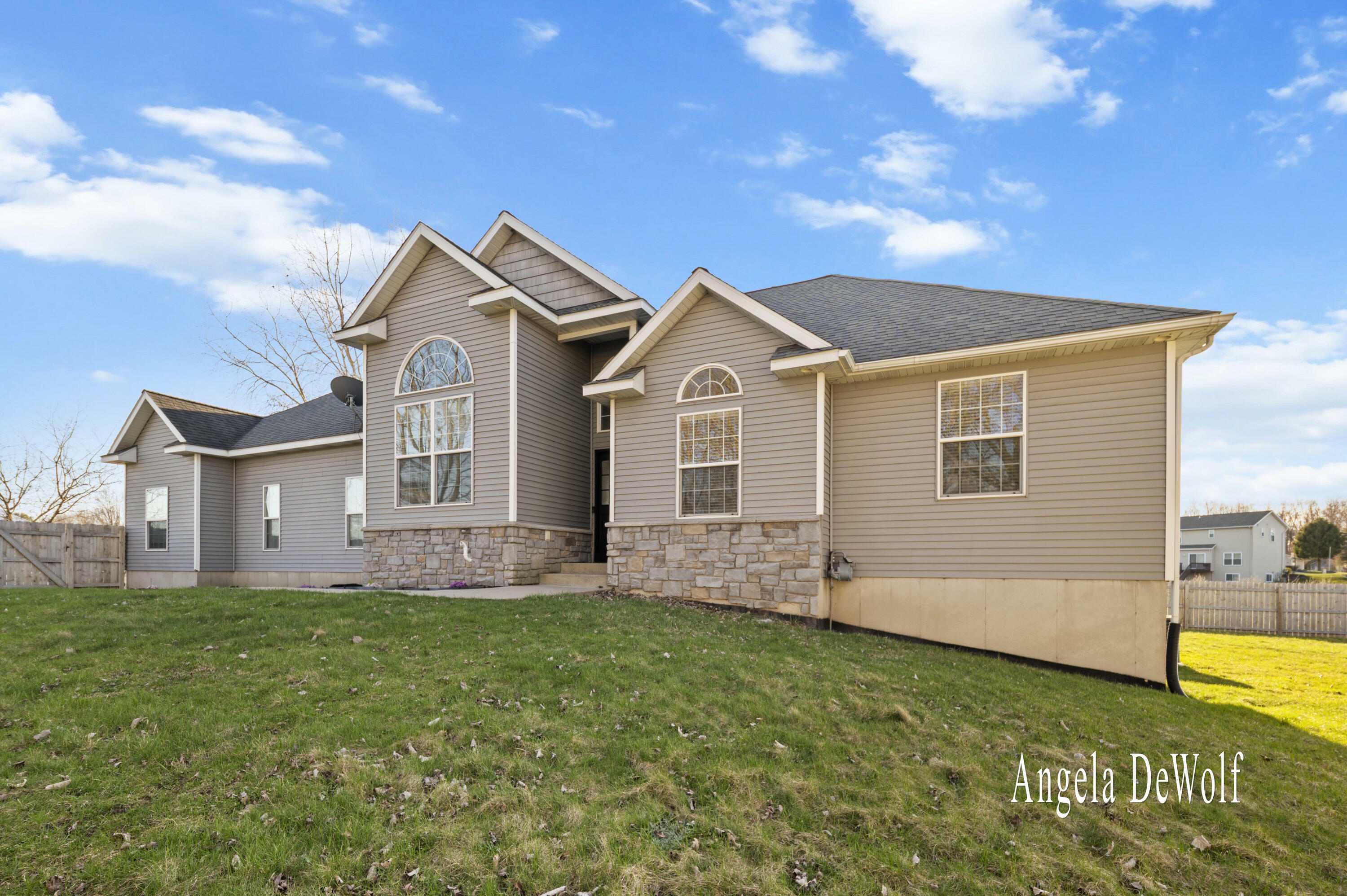 Property Photo: 4087 Baldwin Street MI 49426