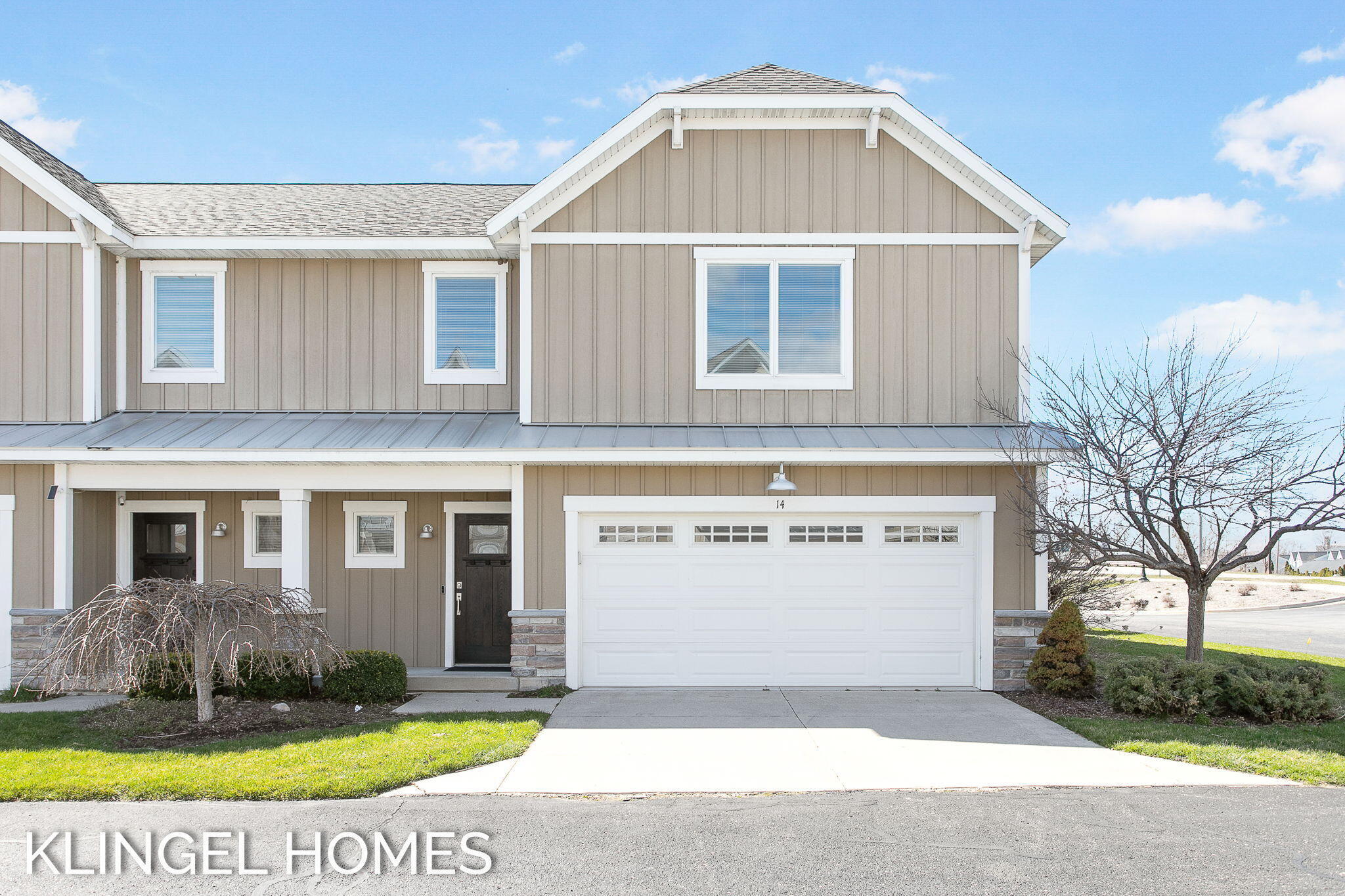 Property Photo: 920 W Savidge Street MI 49456