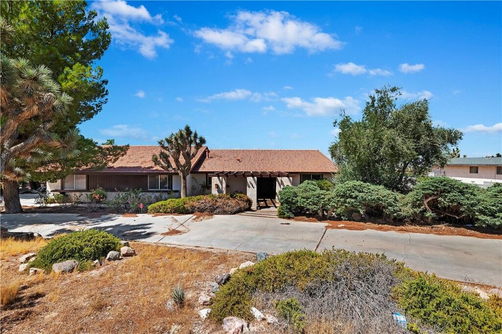 Property Photo:  12944 Rincon Road  CA 92308 