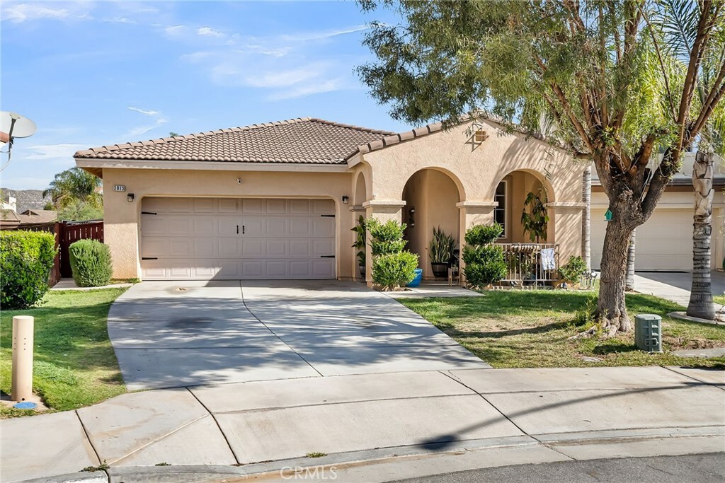 3913 Manquelo Court  Perris CA 92571 photo