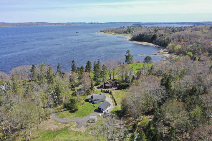 Property Photo: 22 Bayview Drive ME 04981