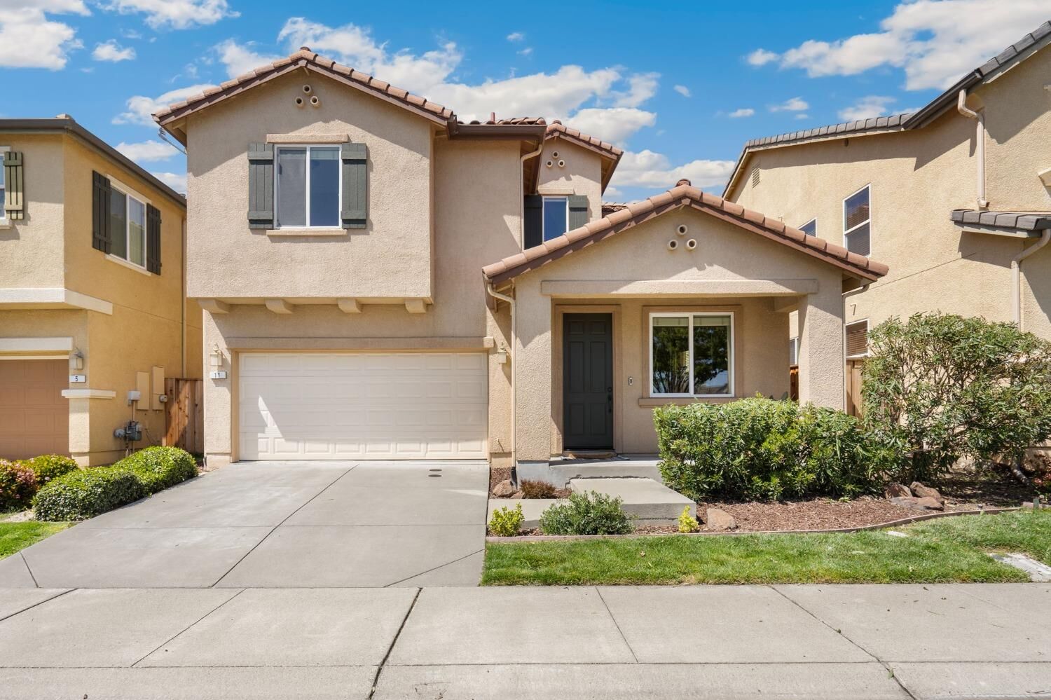 Property Photo:  11 Lily Pond Court  CA 95835 