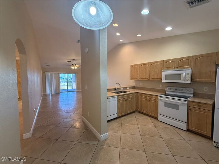 Property Photo:  264 SW 3rd Terrace 201  FL 33991 