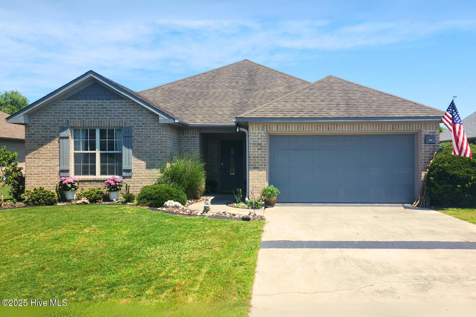 Property Photo: 115 Castle Bay Drive NC 28443
