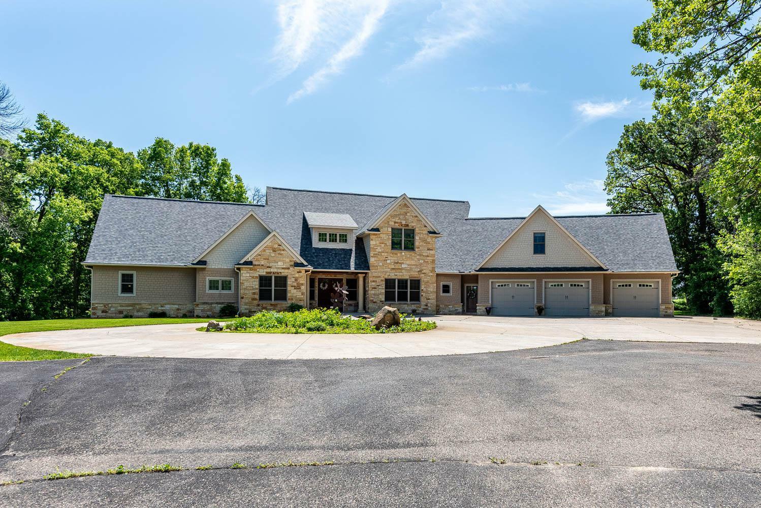 Property Photo: 190 Stony Creek Road MN 56001