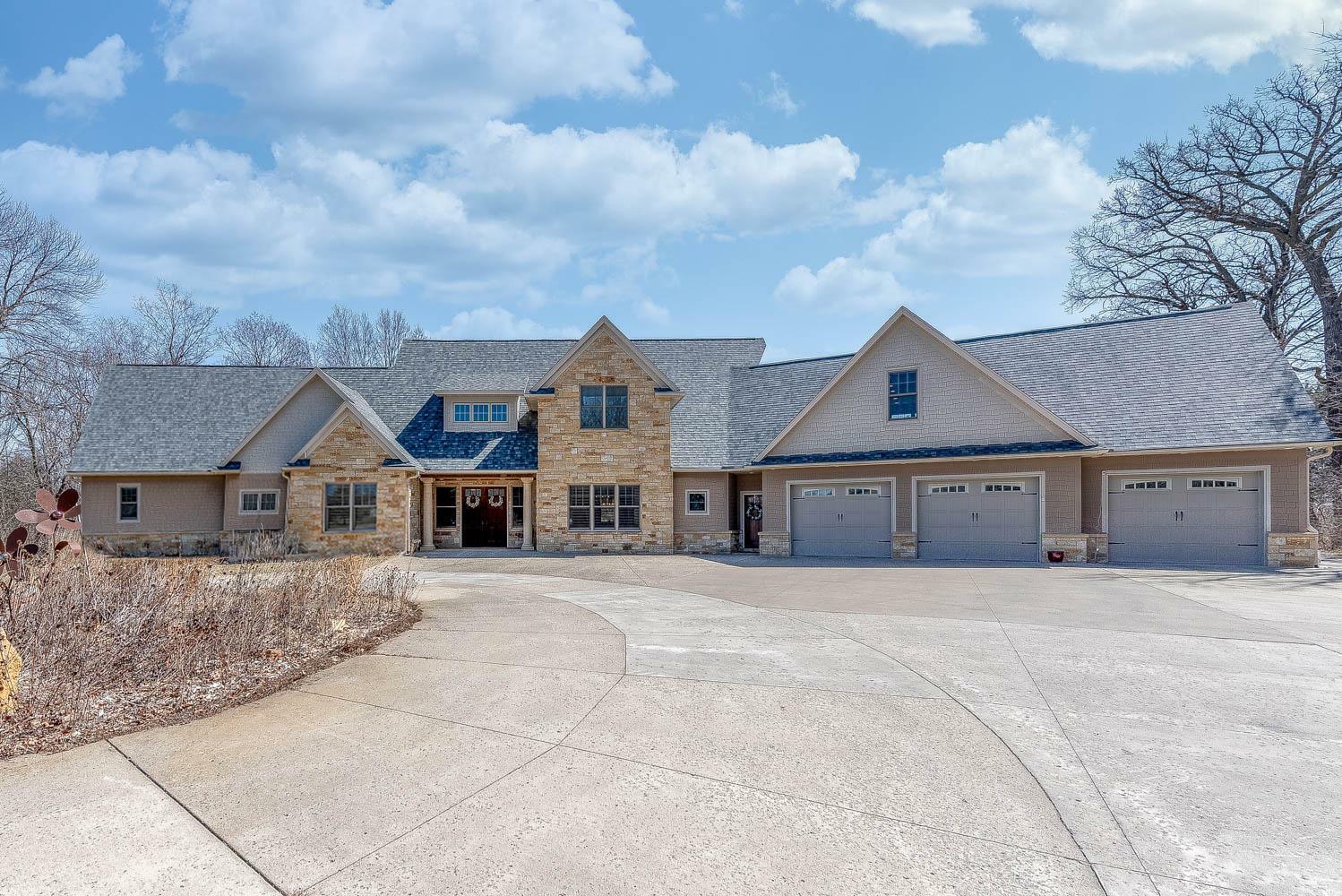 Property Photo: 190 Stony Creek Road MN 56001