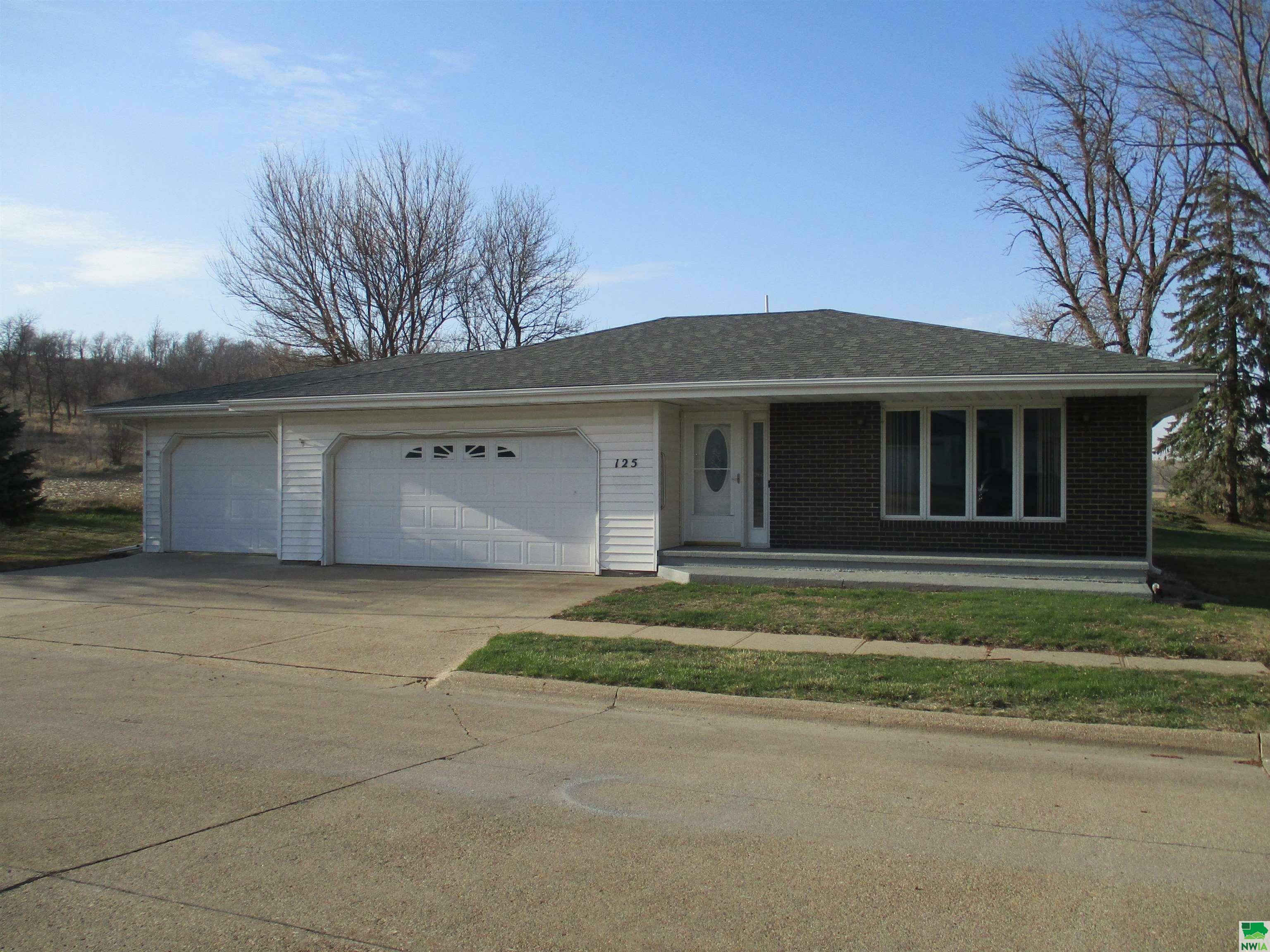 Property Photo: 125 W Maple IA 51024