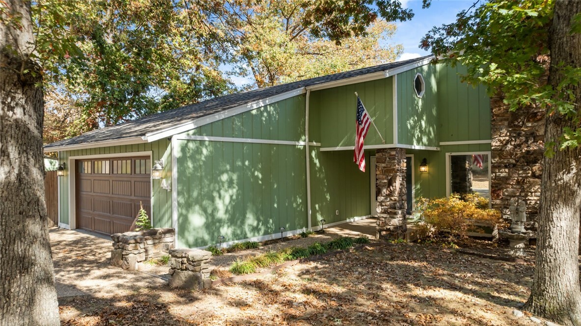 Property Photo: 44 Fenchurch Drive AR 72715