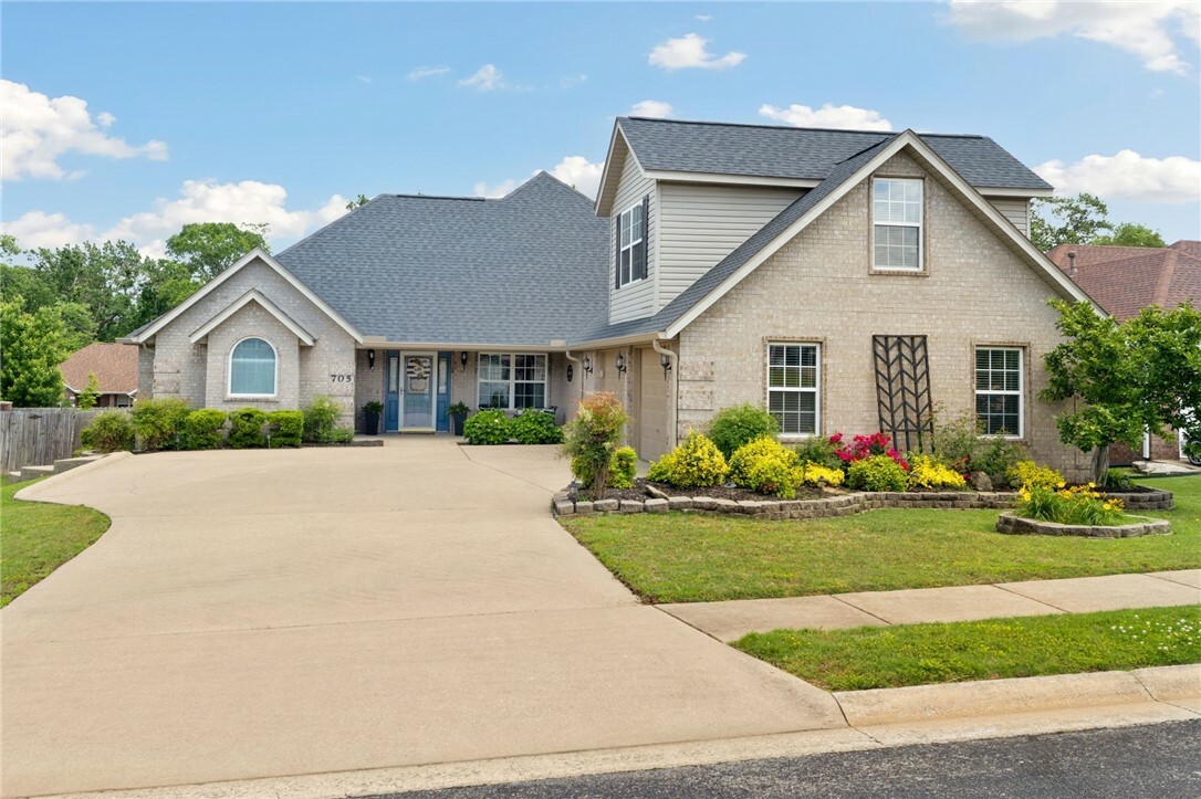 Property Photo: 705 SW Maidstone Avenue AR 72712