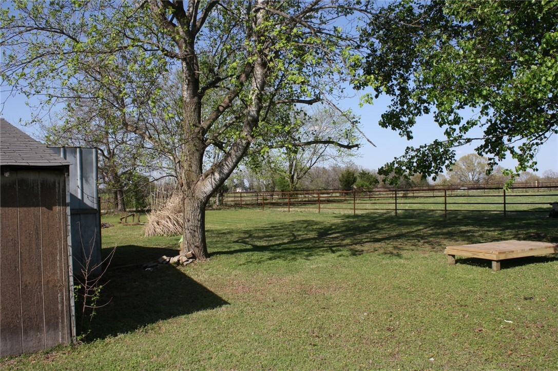 Property Photo: 4223 N Highway 5 N AR 72653