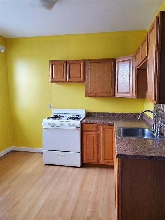Property Photo: 37 Morgan St 4 MA 02740