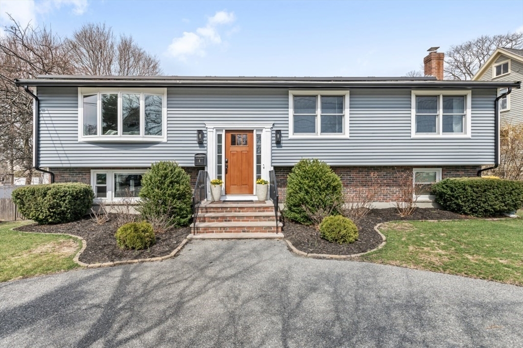 Property Photo: 4 Sherman Place Ct MA 01801