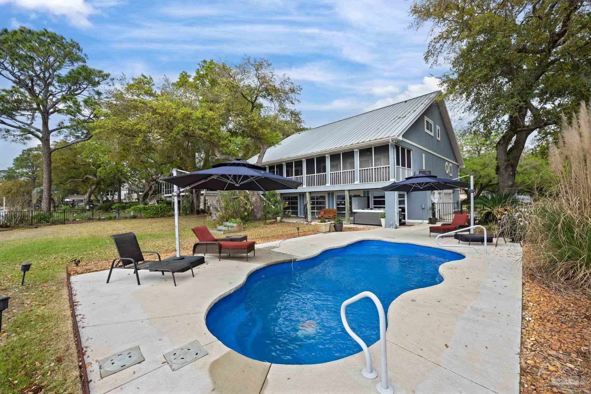 Property Photo: 2013 Eventide Rd FL 32583