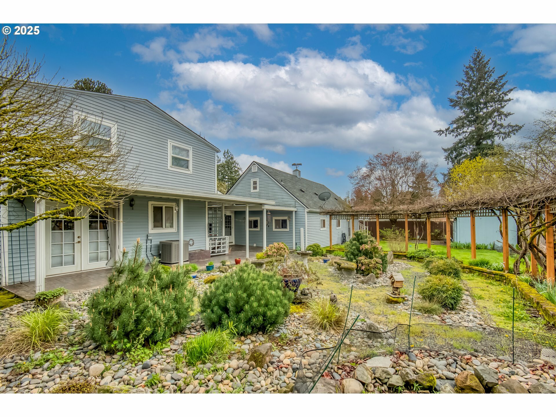 Property Photo: 3812 V St WA 98663