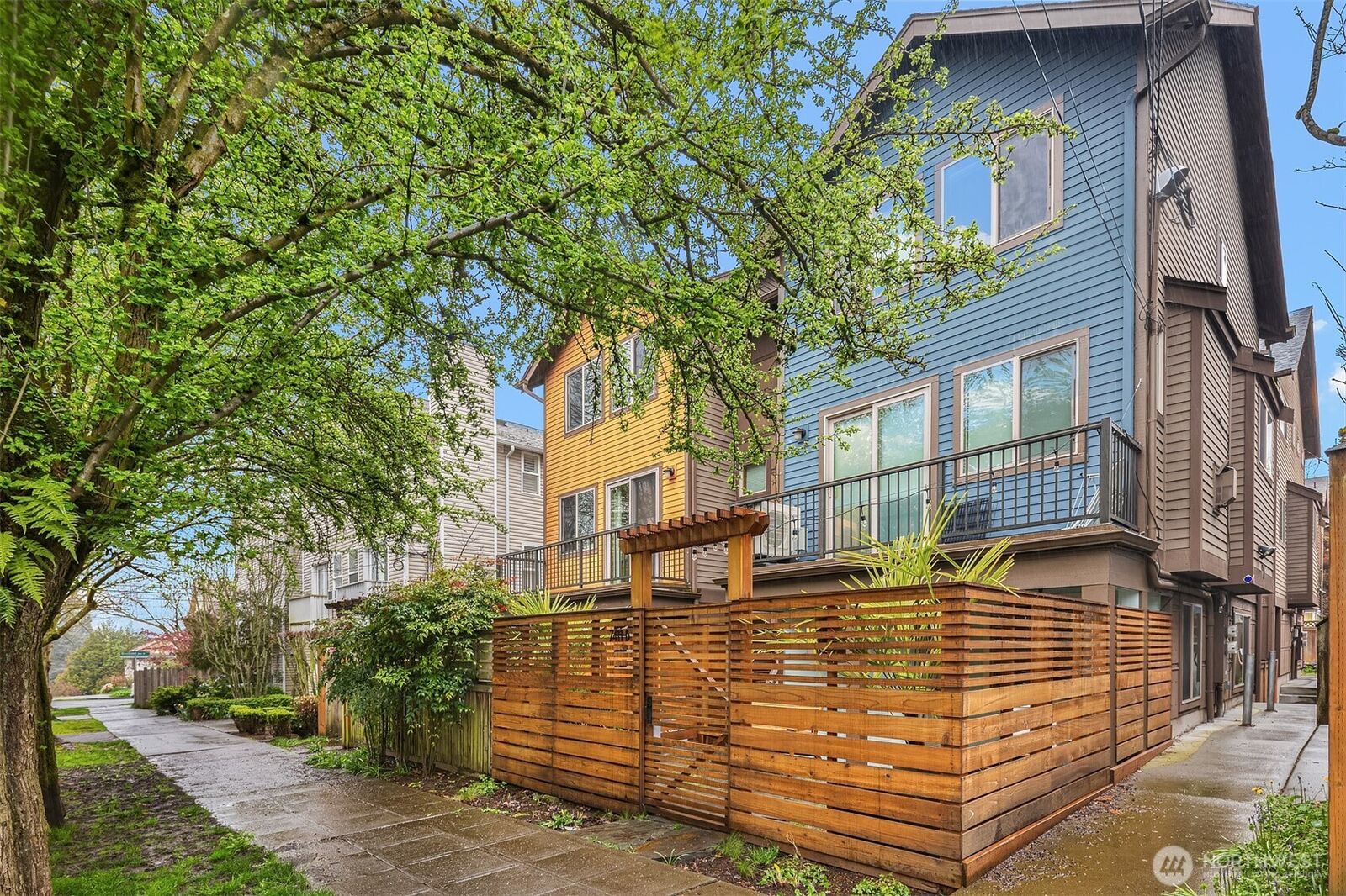 Property Photo:  7413  4th Avenue NE B  WA 98115 