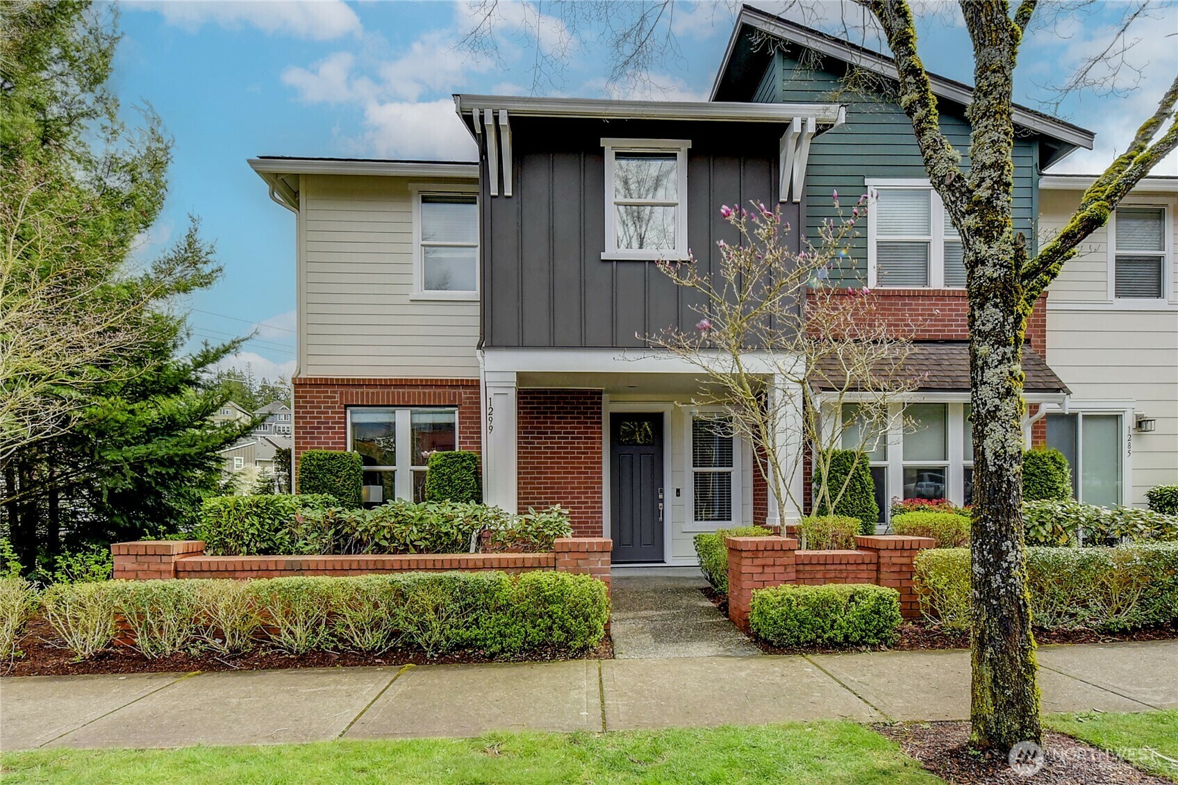 Property Photo: 1299 NE Park Drive WA 98029