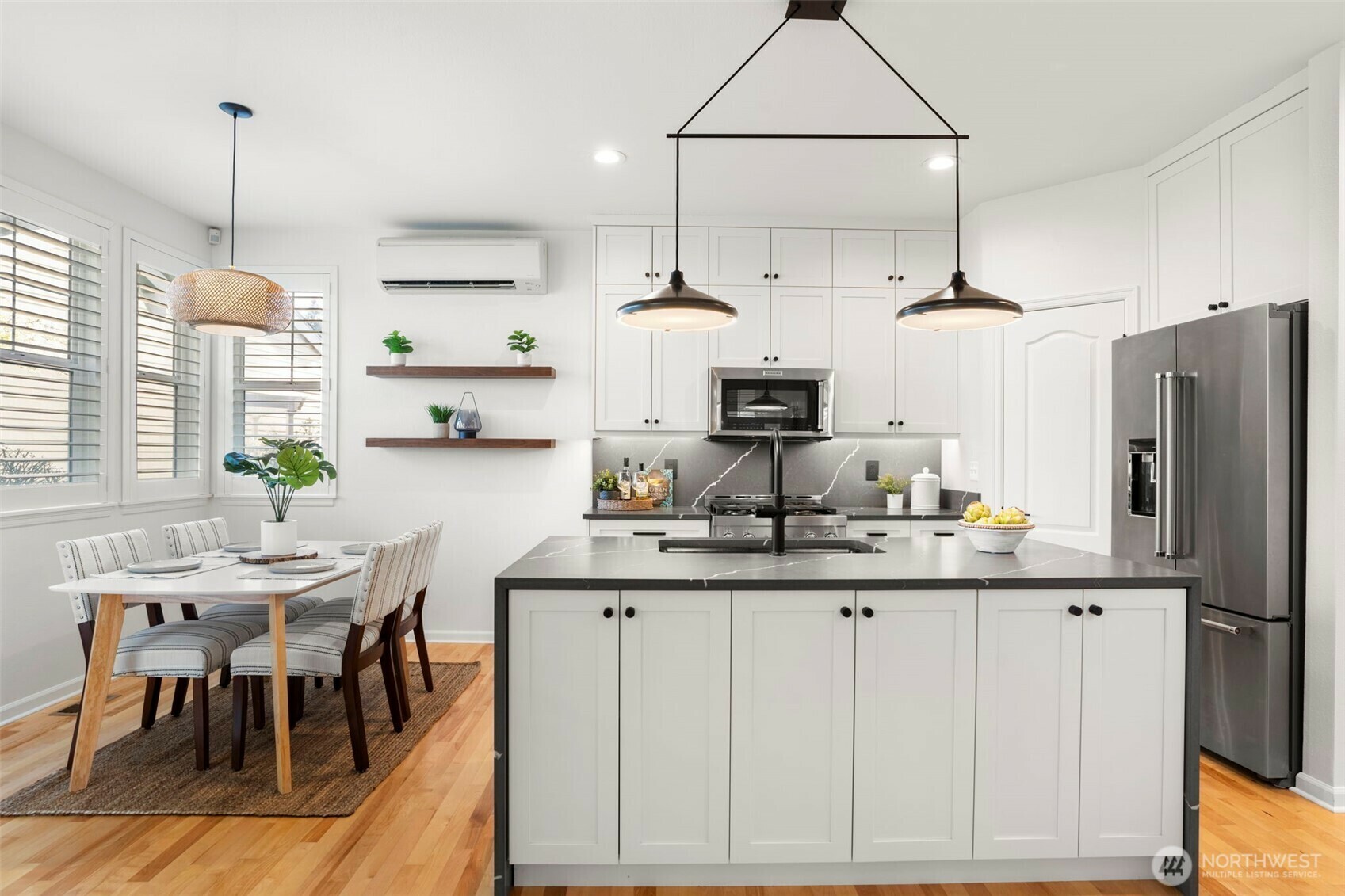 Property Photo: 148 NE Sunset Street WA 98370