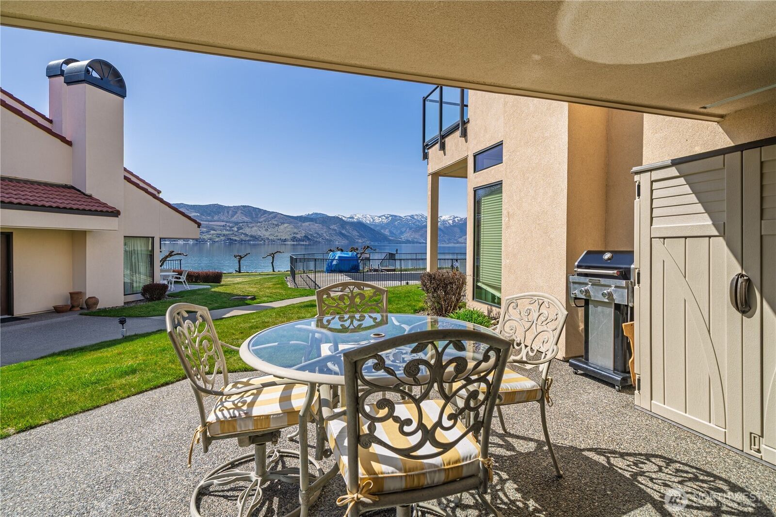 Property Photo:  100  Lake Chelan Shores Dr. 4-1  WA 98816 