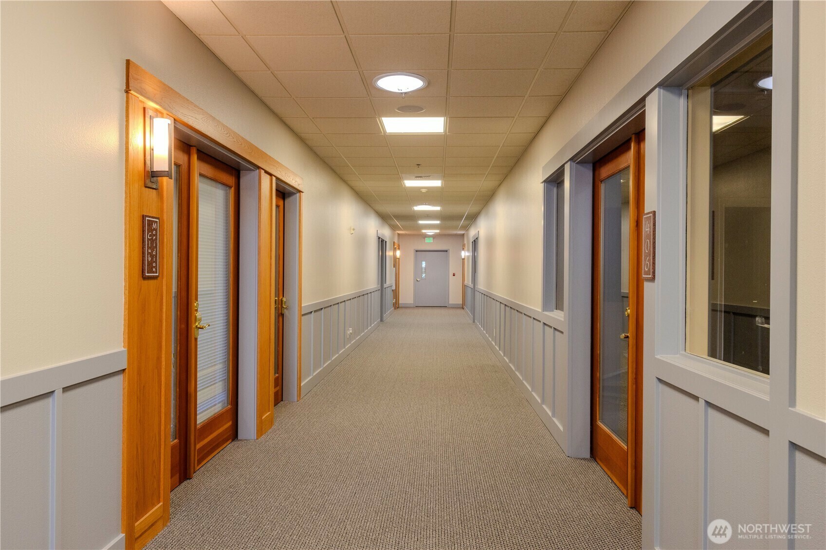Property Photo: 360 Knechtel Way NE 401 WA 98110