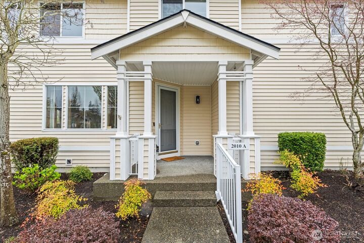 Property Photo:  2010  Garry Oaks Avenue A  WA 98327 