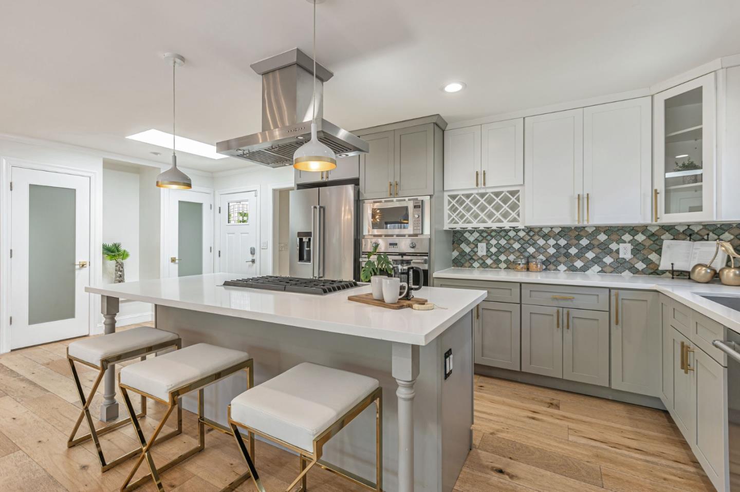 Property Photo:  658 South Daniel Way  CA 95128 