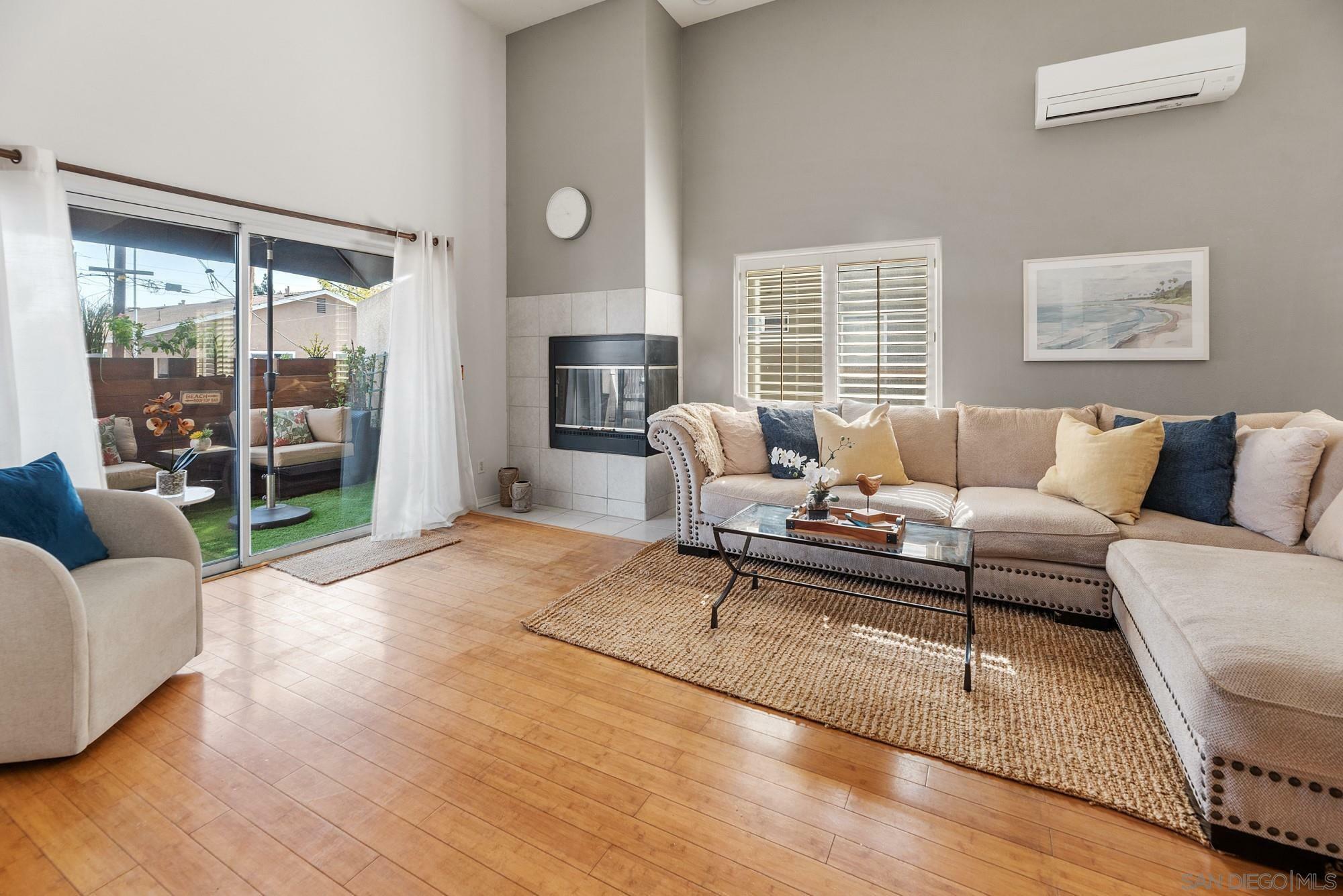 2233 Felspar St  San Diego CA 92109 photo