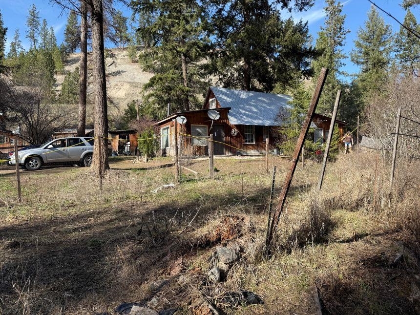 Property Photo: 334 Boulder Creek Rd WA 99118