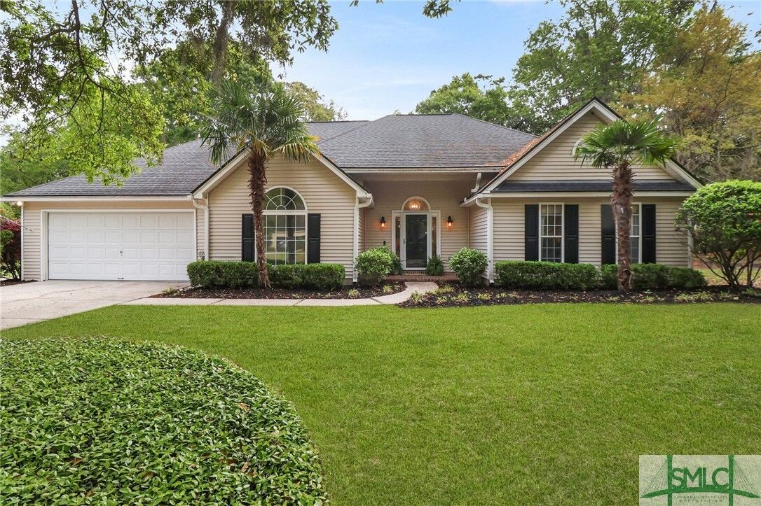 Property Photo:  107 Farringdon Circle  GA 31410 