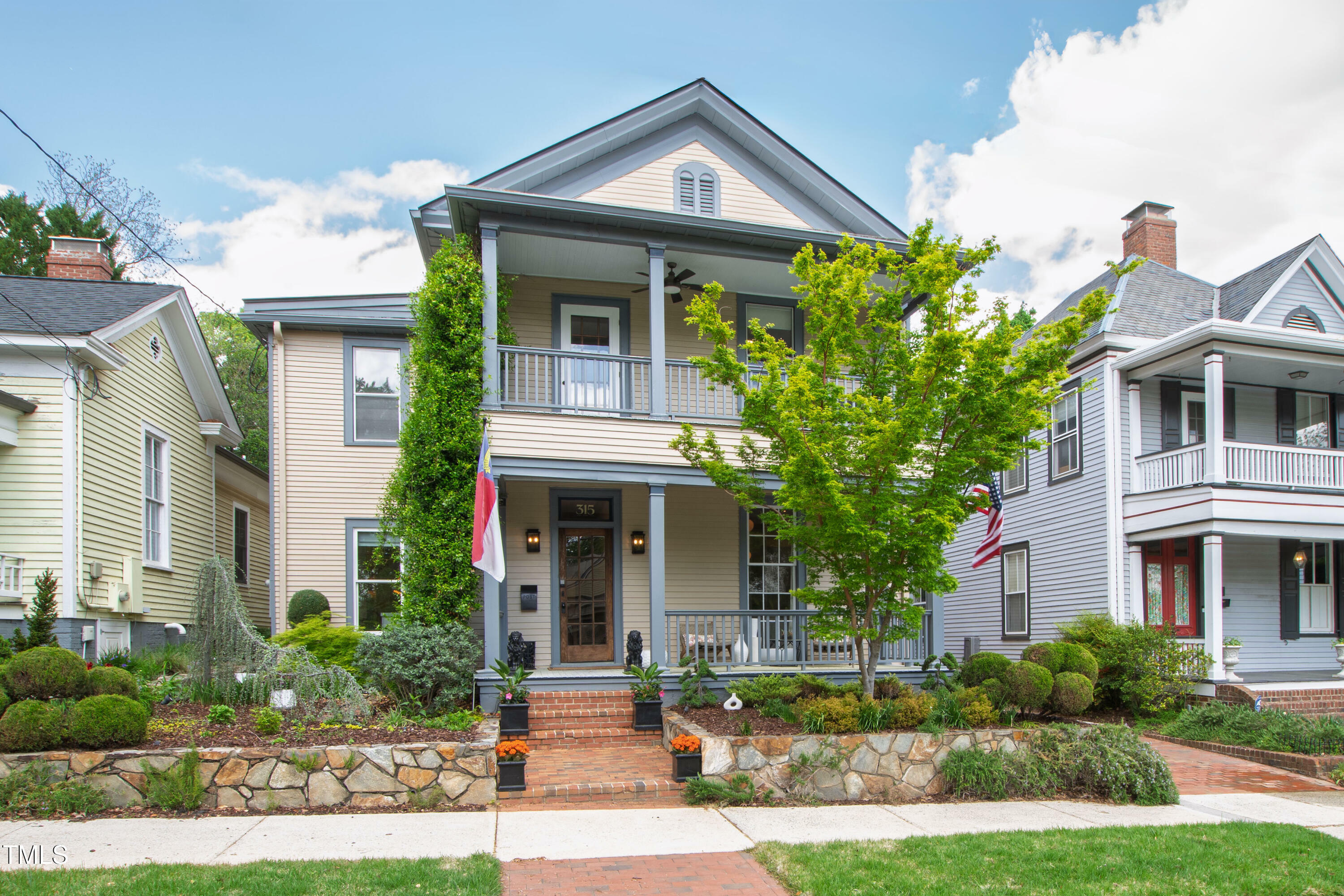 Property Photo: 315 Oakwood Avenue NC 27601
