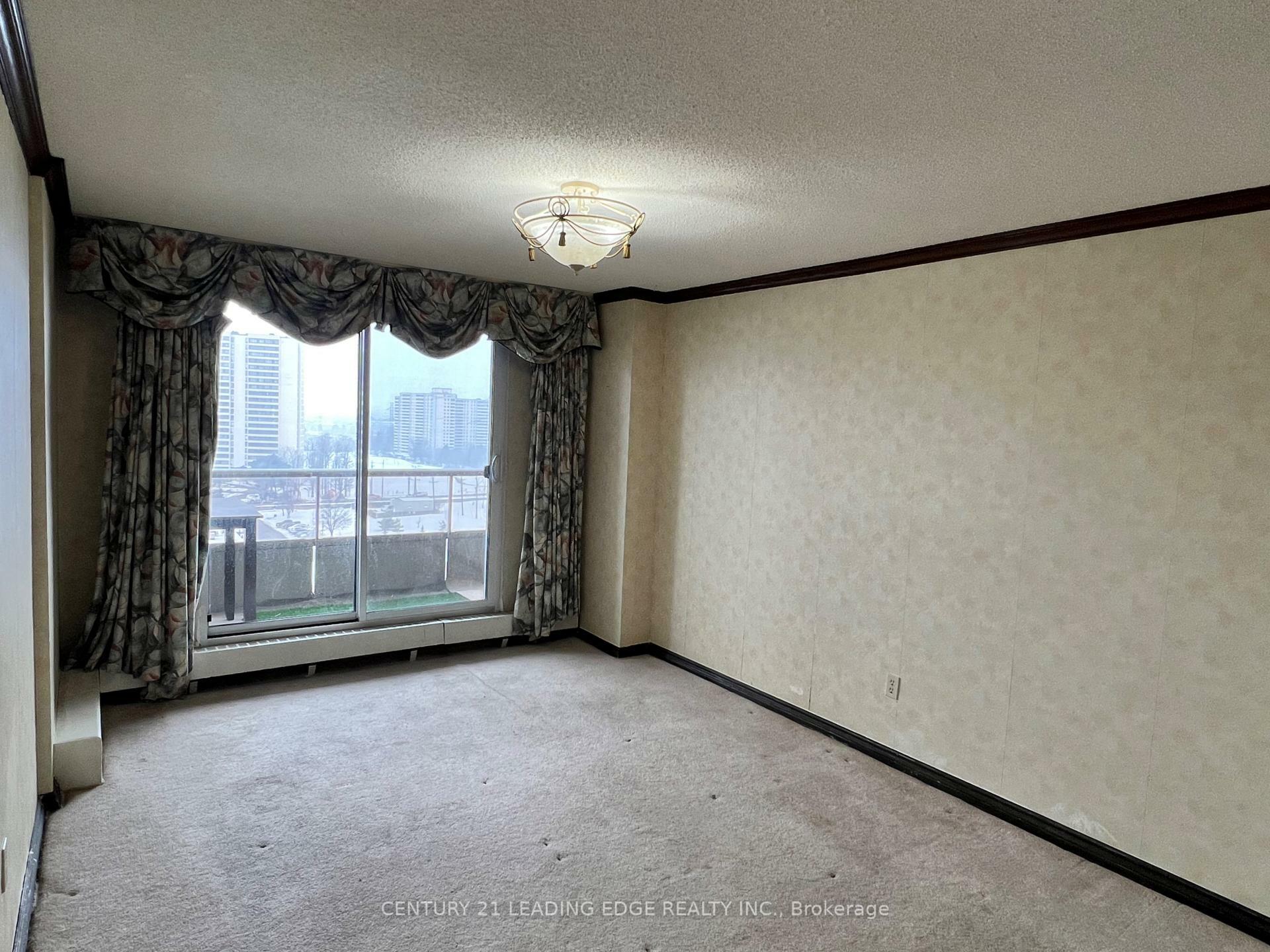 Property Photo: 31 Four Winds Drive 913 ON M3J 1K9