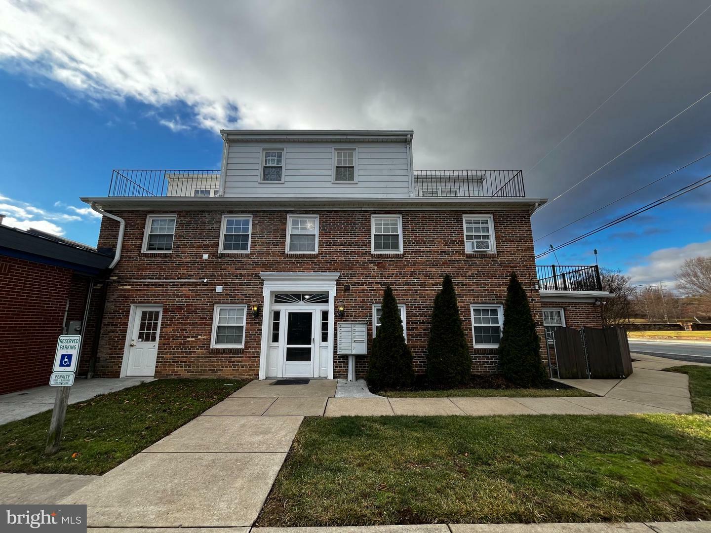 Property Photo: 100 Fox Dr 2W VA 22601